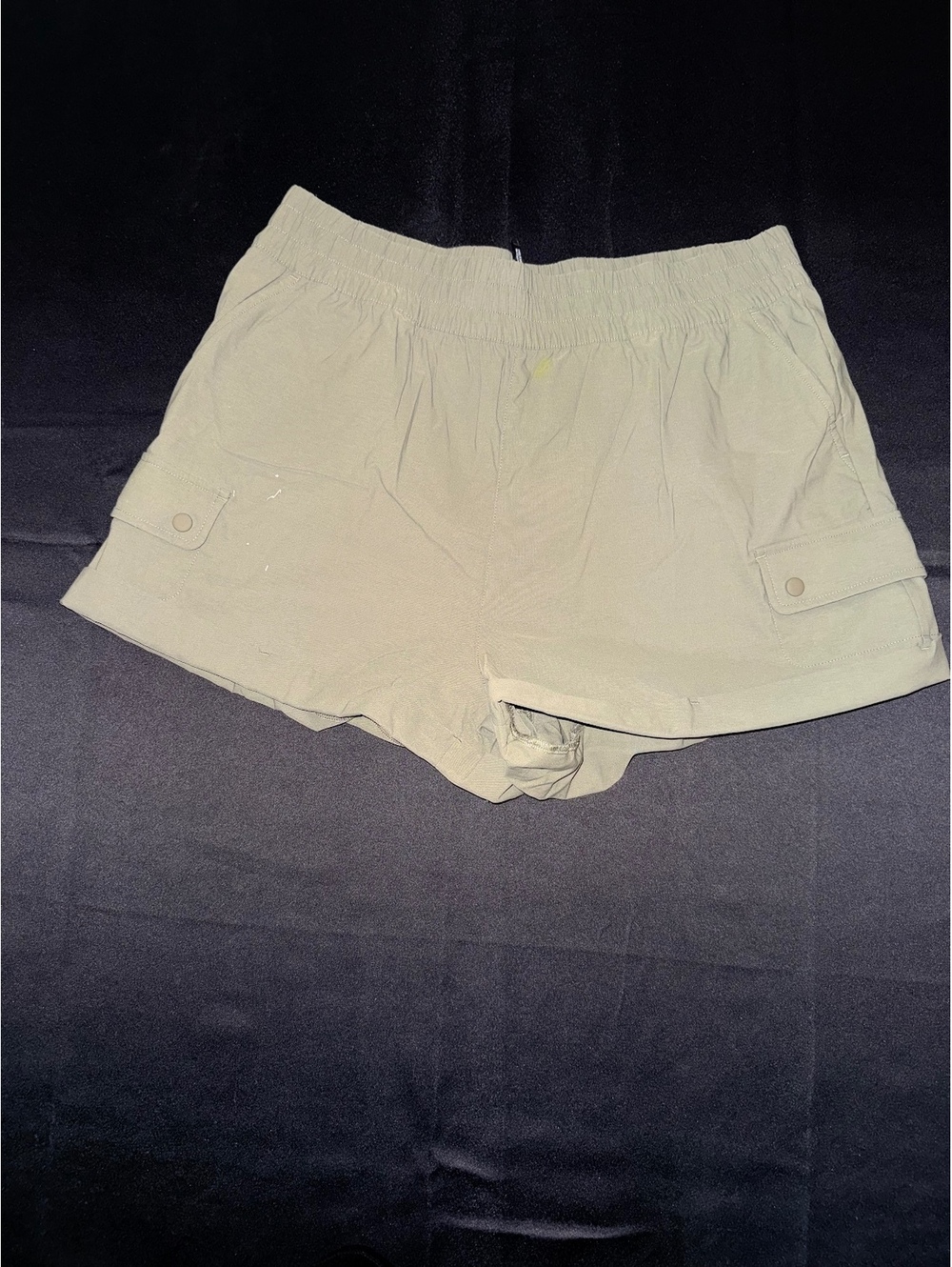 H&M Olive Green Casual Shorts with Elastic Waistband and Pkt